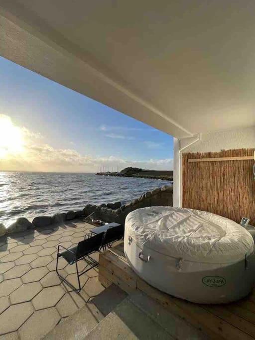 Relax With Spectacular Views And Hot Tub Villa Kircubbin Exterior photo
