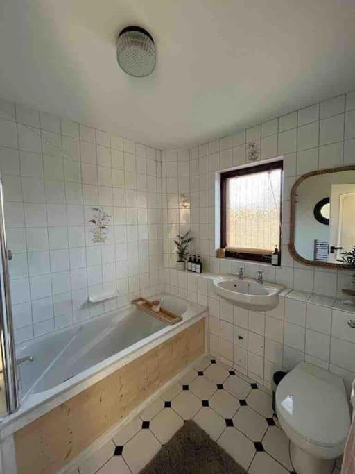 Relax With Spectacular Views And Hot Tub Villa Kircubbin Exterior photo
